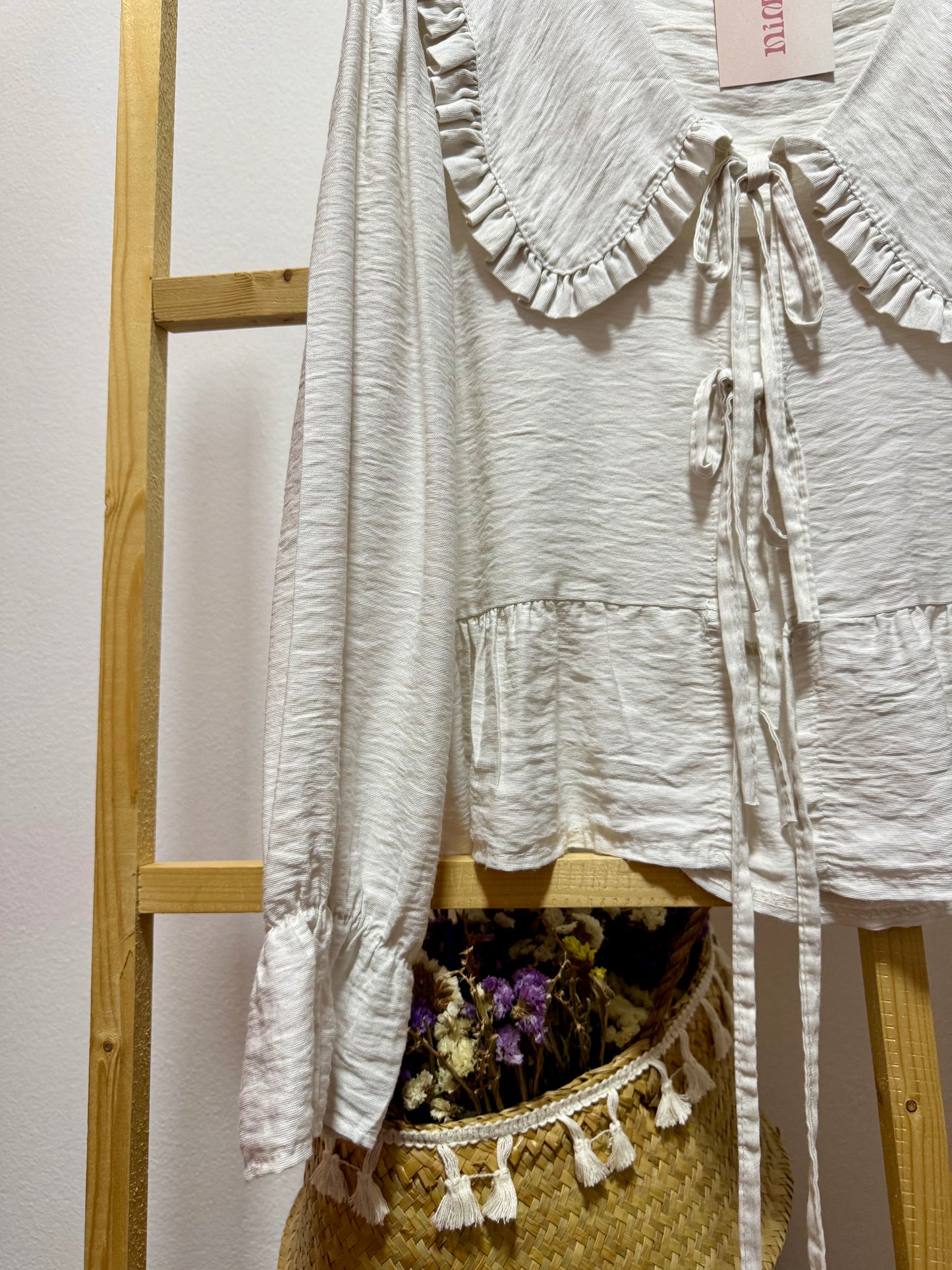 Camisa de Laços com Gola