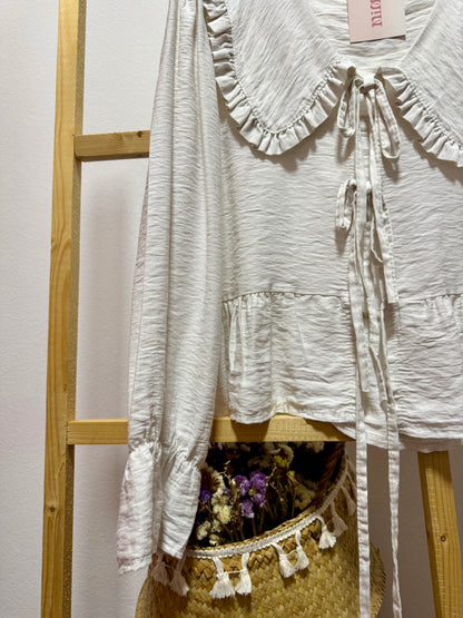 Camisa de Laços com Gola