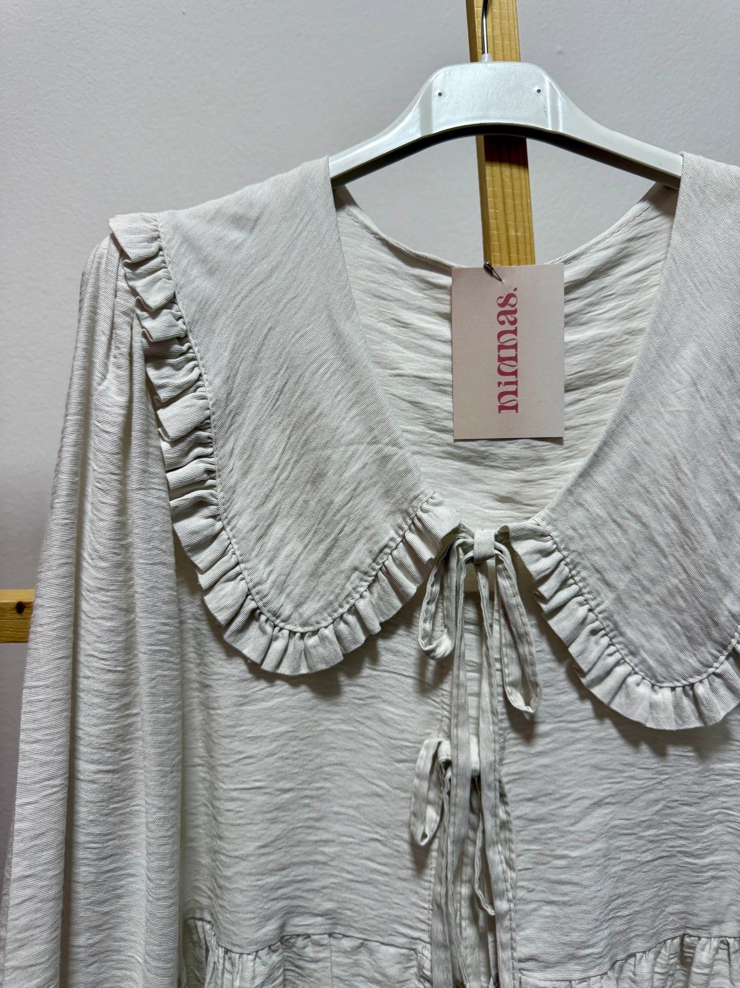 Camisa de Laços com Gola